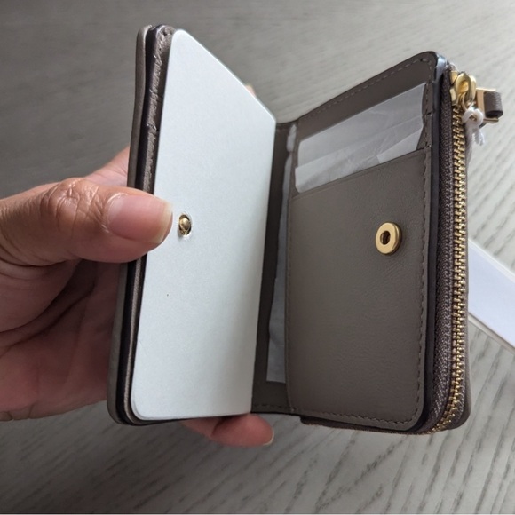 Tory Burch Kira Chevron Bi-Fold Wallet - Picture 2 of 8